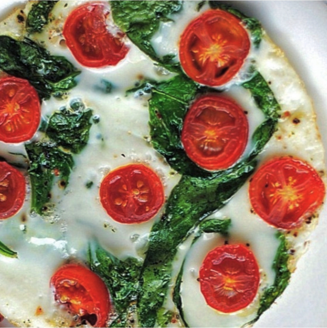 Spinach, goats cheese & cherry tomato mini omelette Gastric Inspired